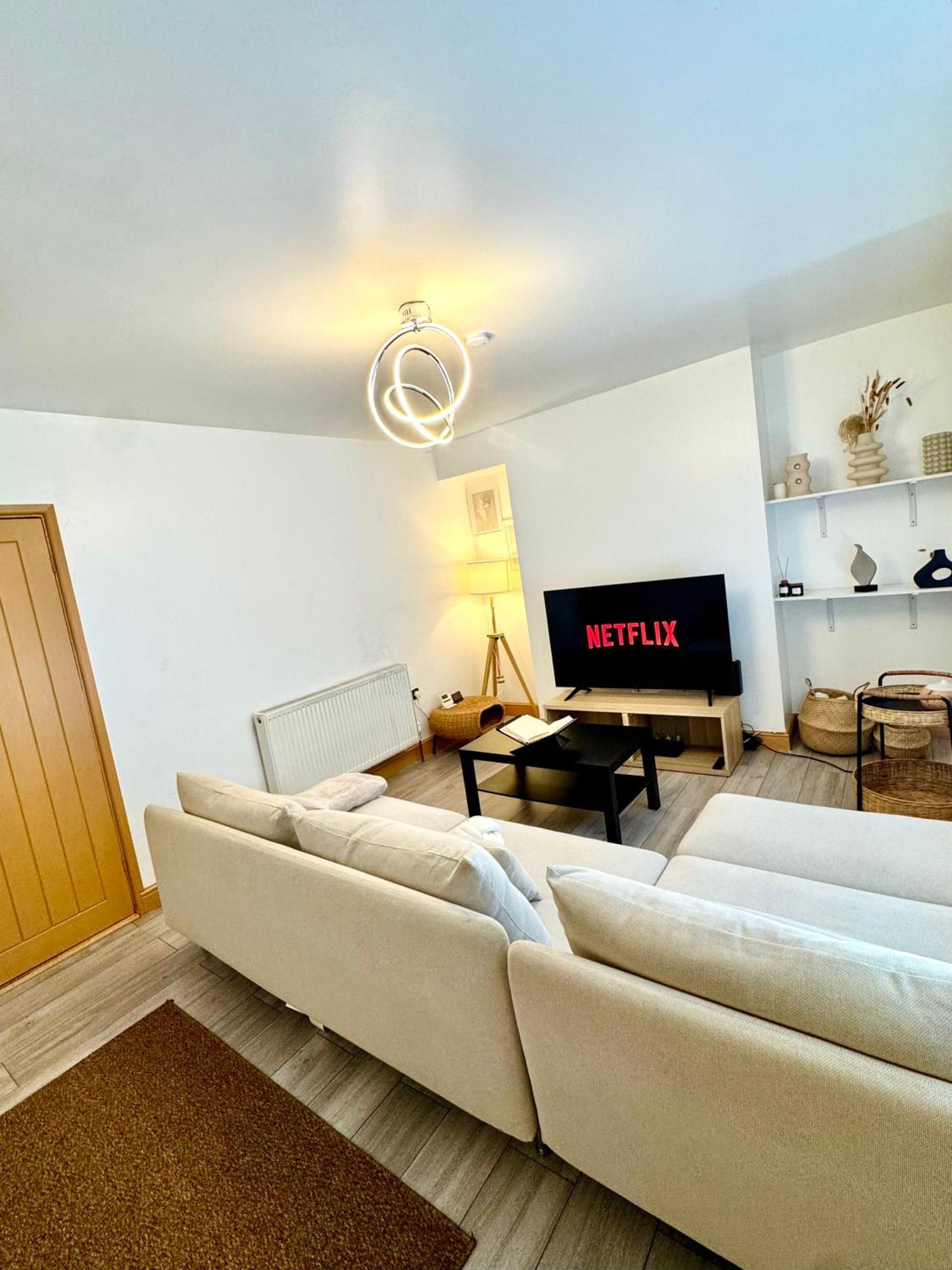 Apartmán Contractor Haven- 3Bdr Crew House, Free Parking, Fast Wifi & Private Garden Nottingham Exteriér fotografie