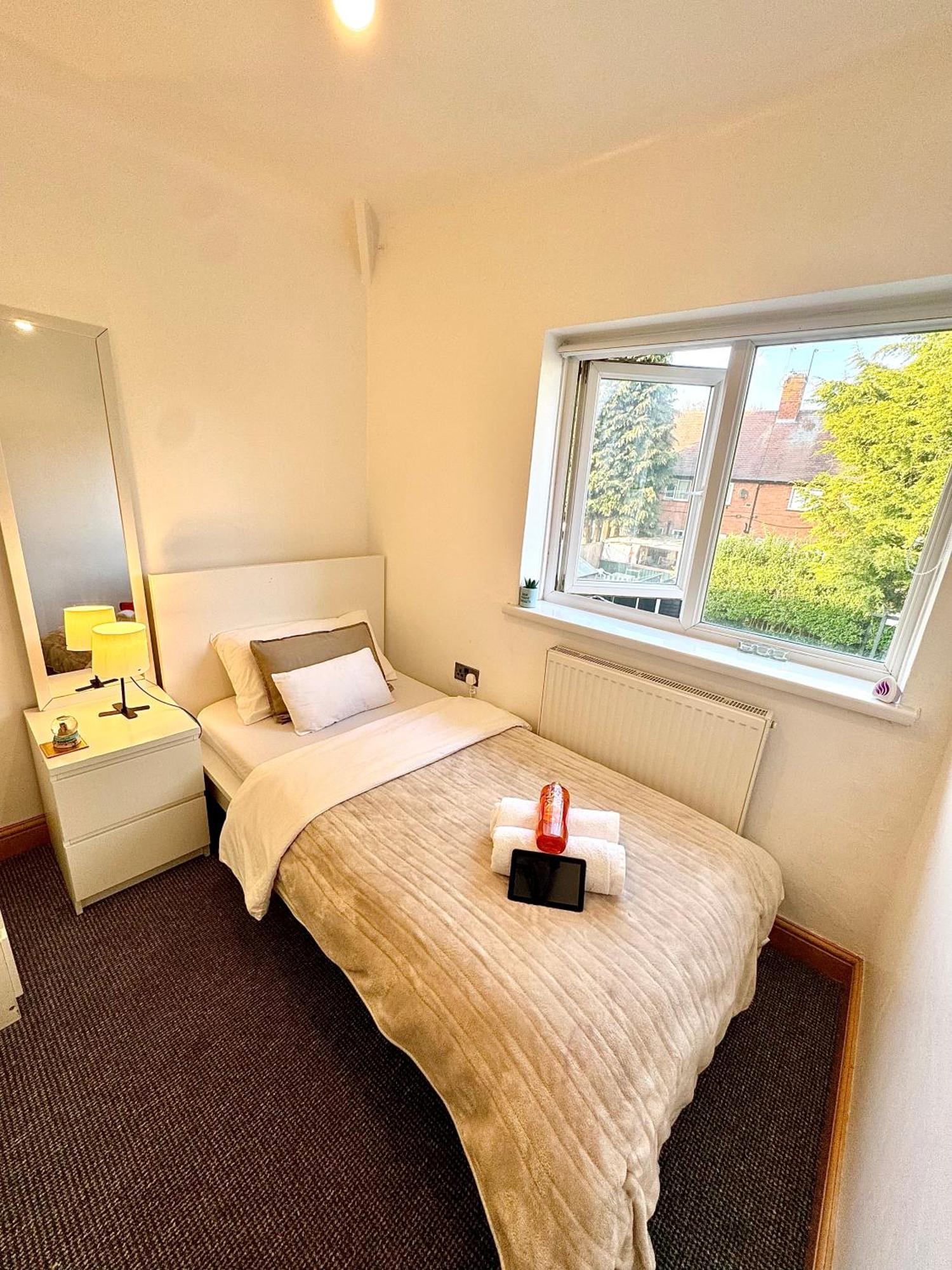 Apartmán Contractor Haven- 3Bdr Crew House, Free Parking, Fast Wifi & Private Garden Nottingham Exteriér fotografie